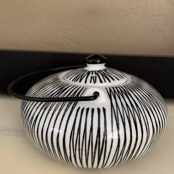 Pier 1 Akina Hand-Painted Porcelain Teapot - Picture 4 of 10